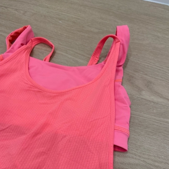Lululemon workout tank with built-in bra, size 4 - Picture 2 of 4
